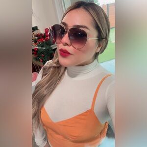 ONE DAY SALE✨

RAG & BONE Gold Aviator Sunglasses